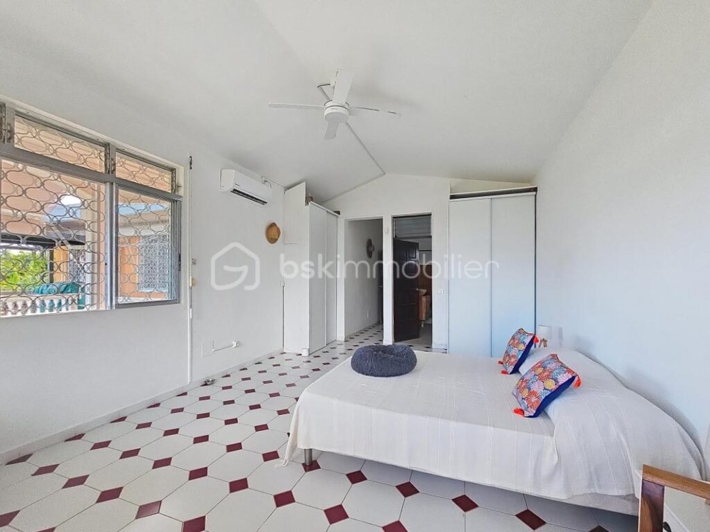 Villa 165 m2 piscine garage 3 chambres et atelier – 5 pièces – 3 chambres – 165 m²