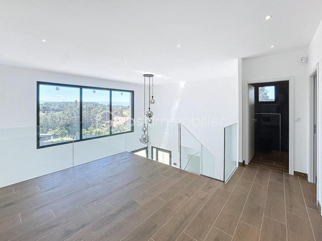 *** SUBLIME VILLA CONTEMPORAINE DE 198M2, AVEC PISCINE ET GARAGE *** – 6 pièces – 4 chambres – 198 m²