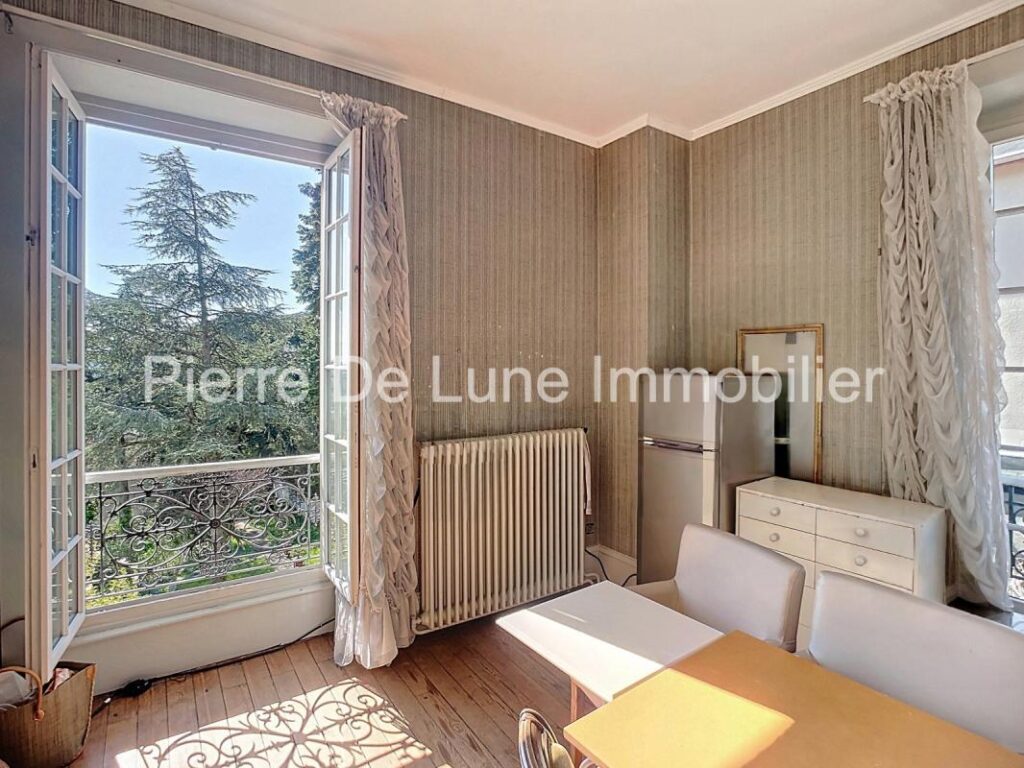 Propriété de caractère avec vue panoramique – 10 pièces – 4 chambres – 426 m²