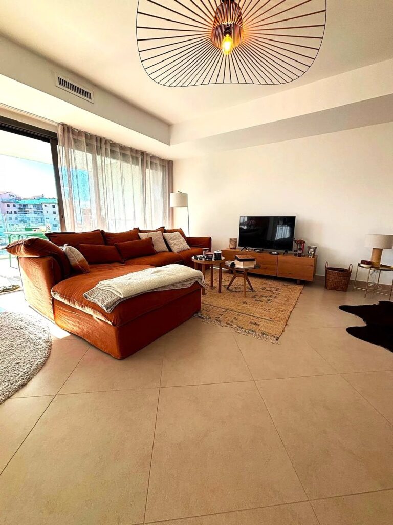 Appartement Moderne avec Vue Mer à Ajaccio – 4 pièces – NR chambres – 110 m²