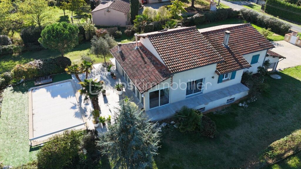 Couffouleux – Maison T6 avec piscine et sous-sol – 6 pièces – 4 chambres – 165 m²