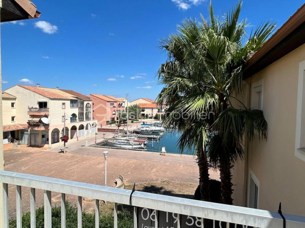 Jolis T2 48m² + mezzanine et terrasse avec vue sur le port de CARNON 34 – 2 pièces – 2 chambres – 48 m²