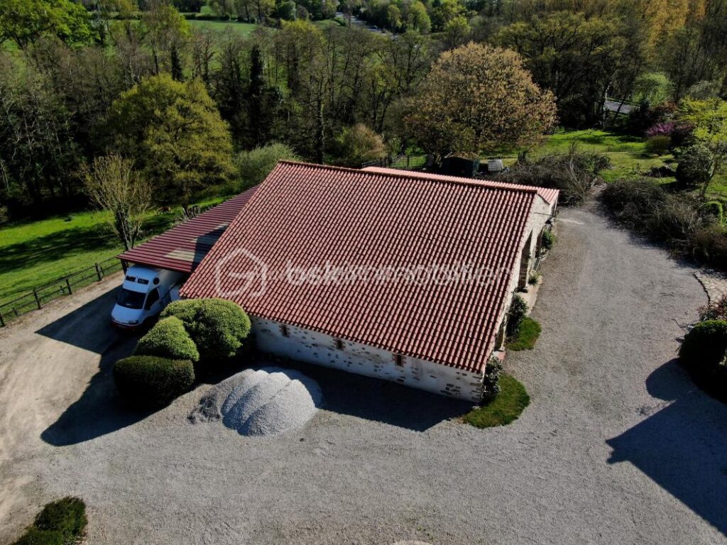 MAGNIFIQUE LOGIS ÉQUESTRE – 7 pièces – 4 chambres – 200 m²