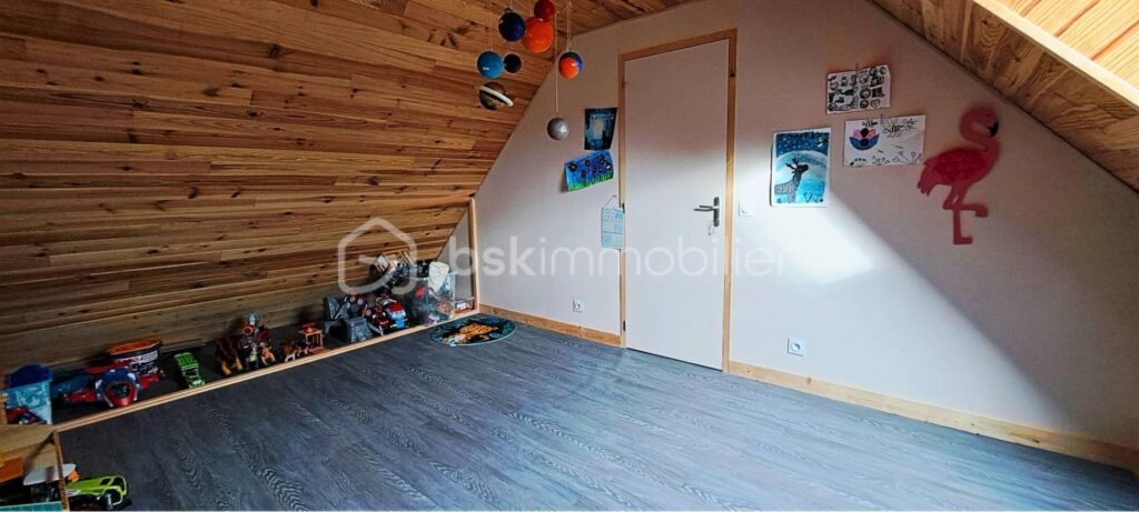 L’Aventure Canadienne – 8 pièces – 5 chambres – 168 m²