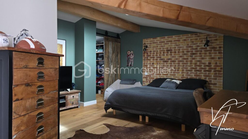 A vendre : Maison d’Architecte, studio indépendant, Piscine, au Beausset, Var – 6 pièces – 5 chambres – 200 m²