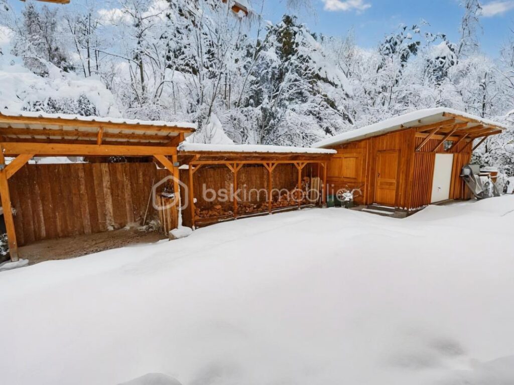 À Vendre : Haut de Chalet à Colmars – Charme et Confort en Montagne – 4 pièces – 3 chambres – 128 m²