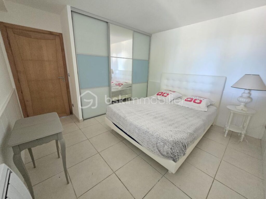 Propriété d’exception 250 m2 avec piscine et dépendance – 5 pièces – 4 chambres – 250 m²