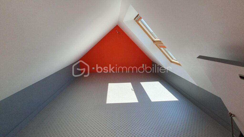 Maison 10 pièces de 210 m² – 10 pièces – 5 chambres – 210 m²