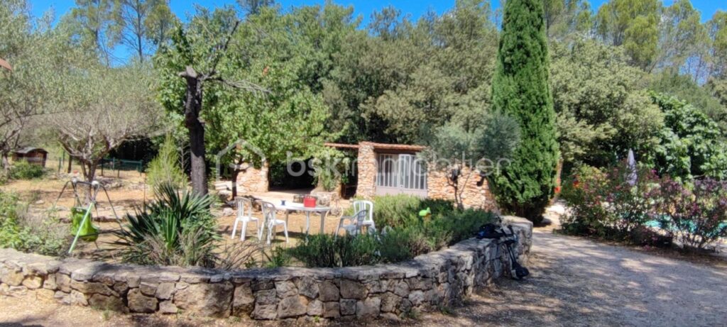 propriete athypique touristique – 4 pièces – 3 chambres – 215 m²