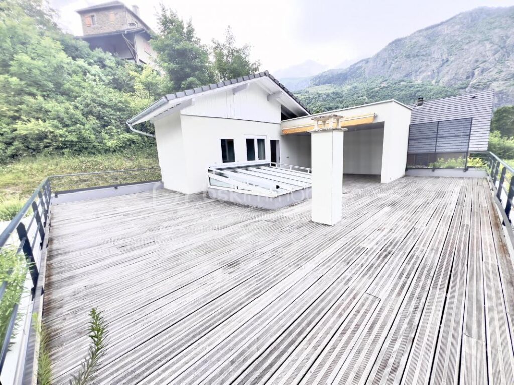 MAISON D’EXCEPTION DE 177 M² – 6 pièces – 5 chambres – 177 m²