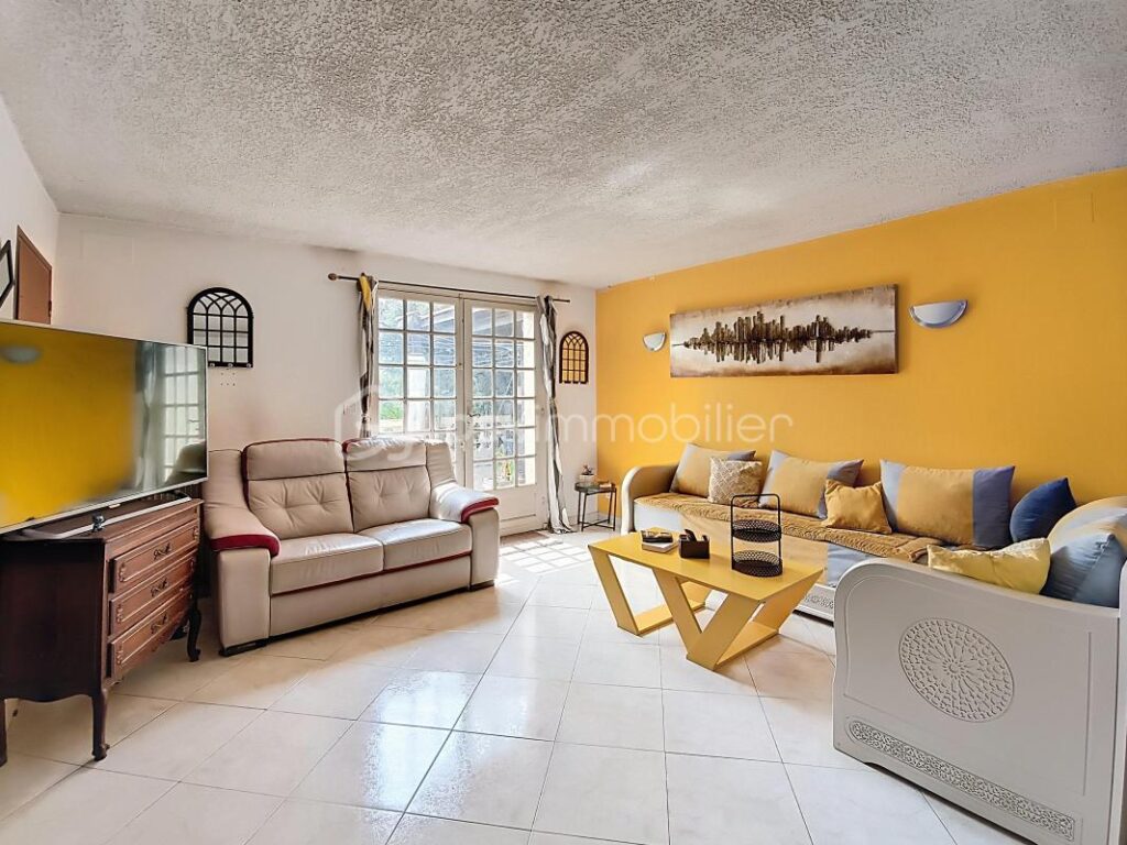 Grande maison familiale de 287 m² avec jardin, piscine et garage – Bédarieux – 11 pièces – 4 chambres – 287 m²