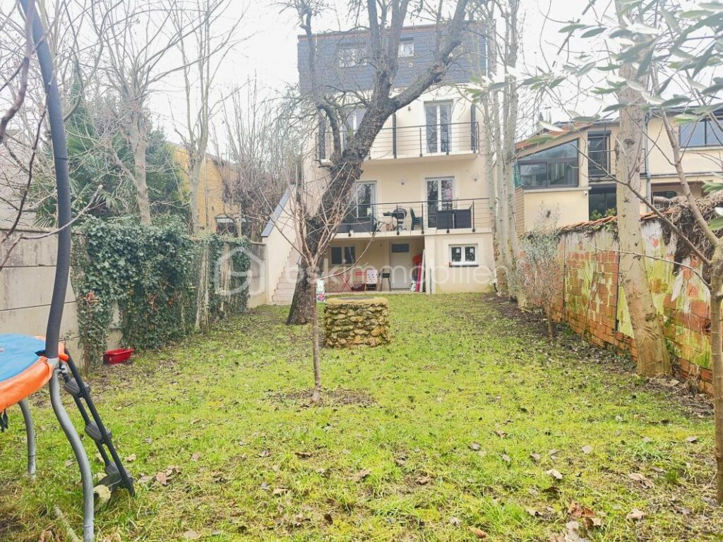 INVESTISSEMENT LOCATIF – 7 pièces – NR chambres – 160 m²