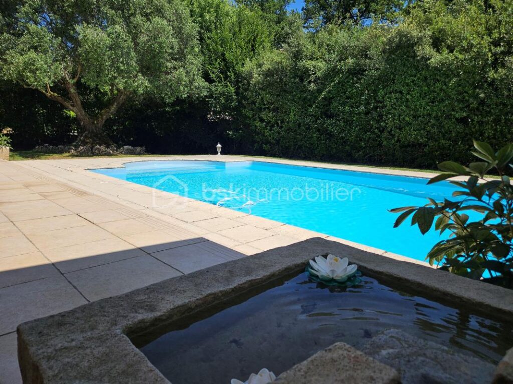 Maison de prestige de 244 m² – 5 pièces – 3 chambres – 244 m²