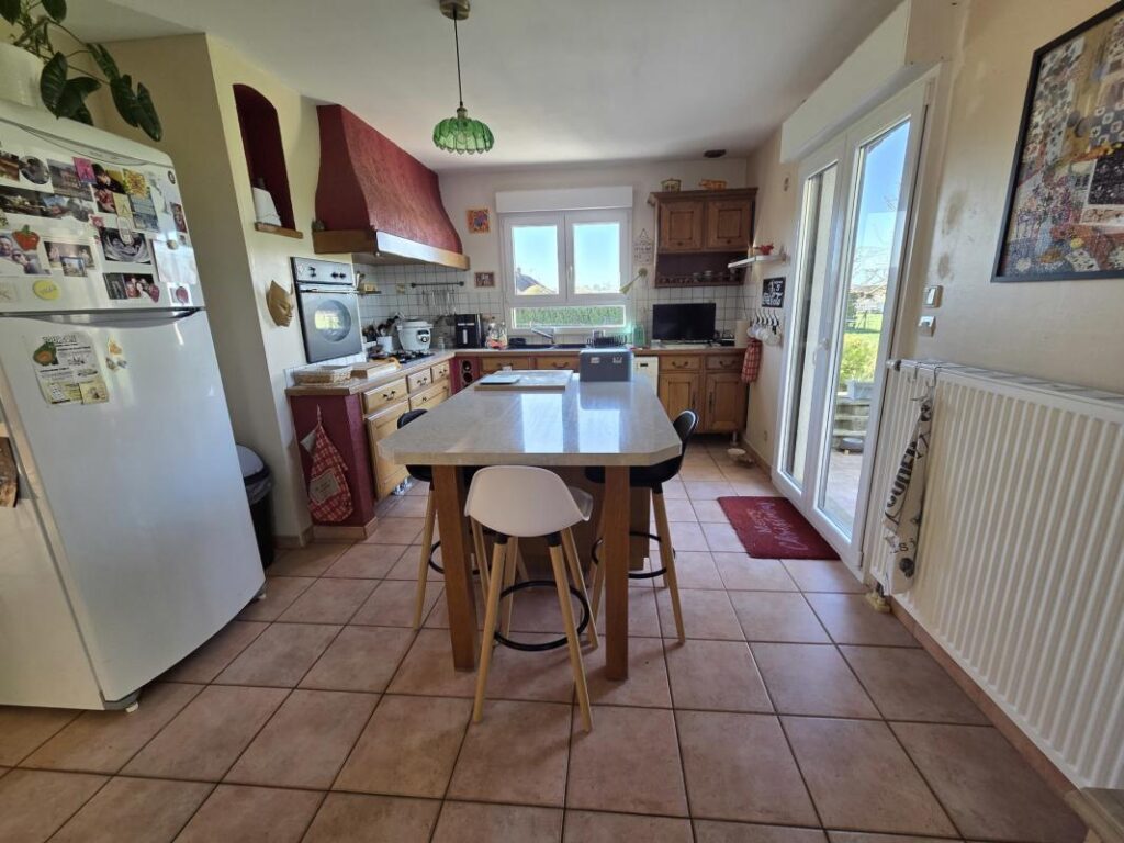 PAVILLON IND 112M² HAB SUR 1260M², SOUS SOL, HAB PLAIN PIED – 6 pièces – 4 chambres – 112 m²