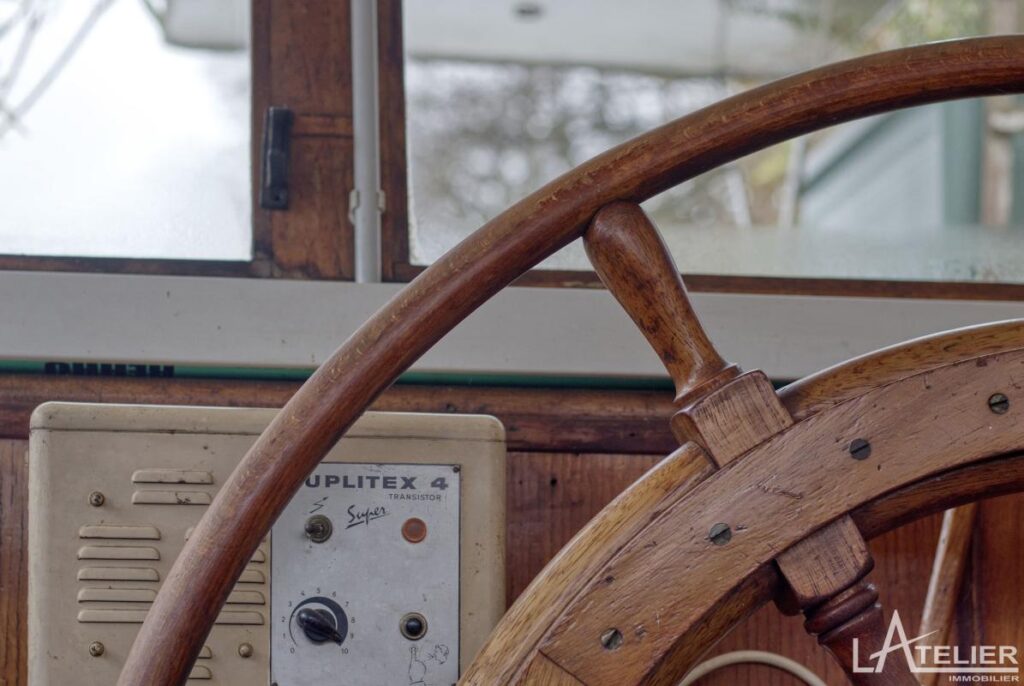 Péniche à Saint-Cloud, Quartier des Coteaux – 4 pièces – 3 chambres – 150 m²