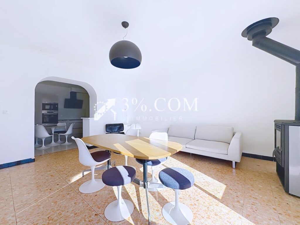 Charmante maison atypique de caractère avec terrasses, studi – 8 pièces – 4 chambres – 183 m²