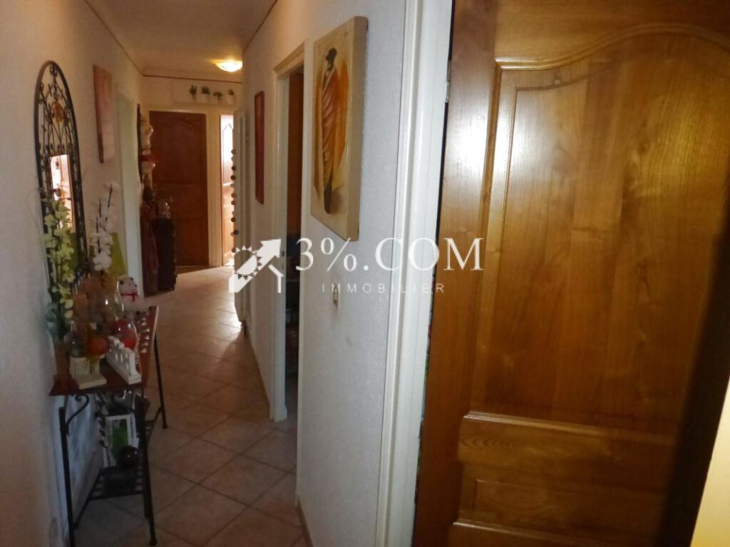 Maison de caractère 4 chambres, bureau et spacieux jardin ar – 8 pièces – 4 chambres – 183 m²