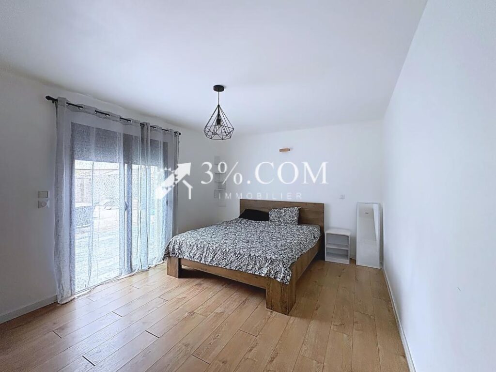 Belle maison contemporaine 6 pièces de 148 m2 avec piscine – 6 pièces – 4 chambres – 148 m²