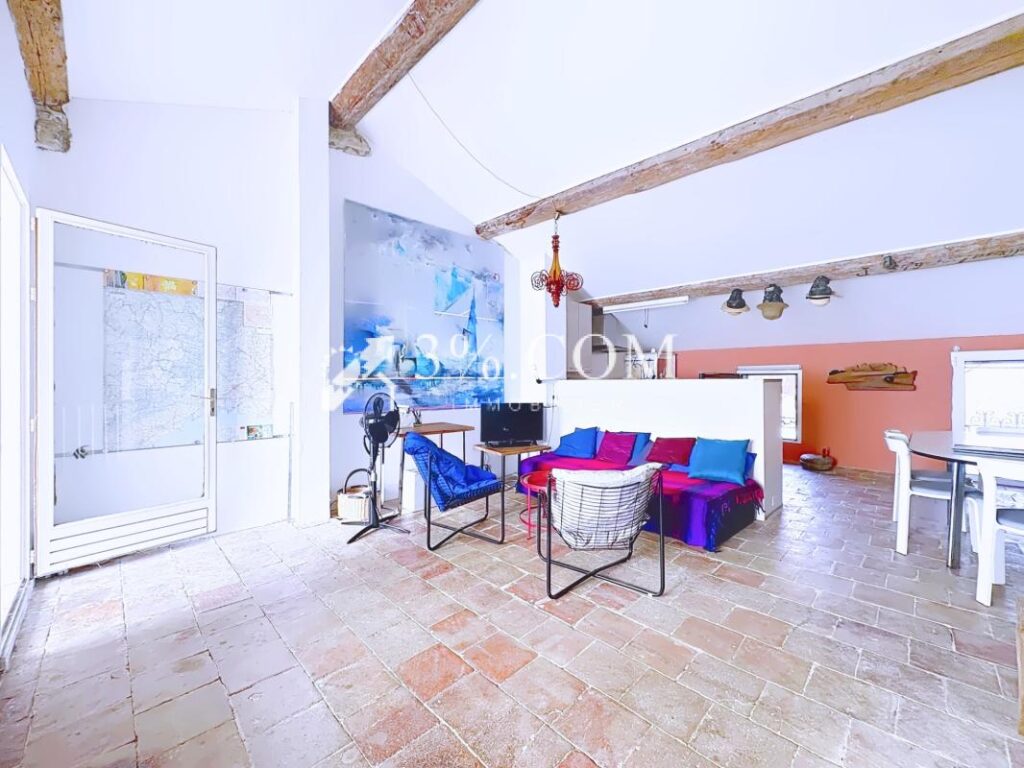 Maison atypique d’exception de 215 m2, 7 pièces, 3 chambres – 8 pièces – 3 chambres – 215 m²