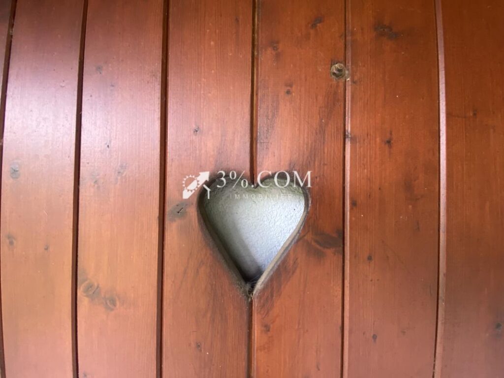 3%COM Belle propriété avec piscine intérieure sur 16 ares – 8 pièces – 5 chambres – 225 m²