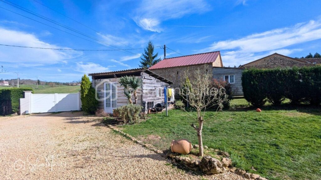 Plain-pied avec Piscine – garage – Portes du Périgord Noir – 4 pièces – 3 chambres – 106 m²