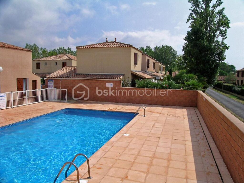 Maison T4 avec garage dans résidence avec piscine – 4 pièces – 3 chambres – 70 m²