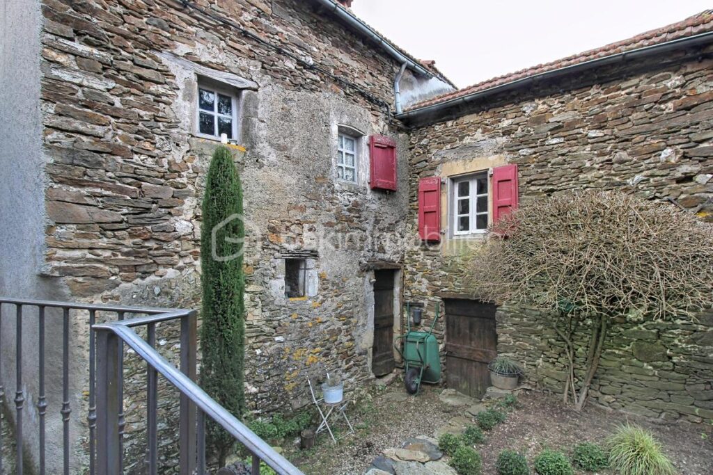 Coup de cœur : Ensemble de 3 maisons de caractère aux portes des Cévennes – 10 pièces – 5 chambres – 150 m²