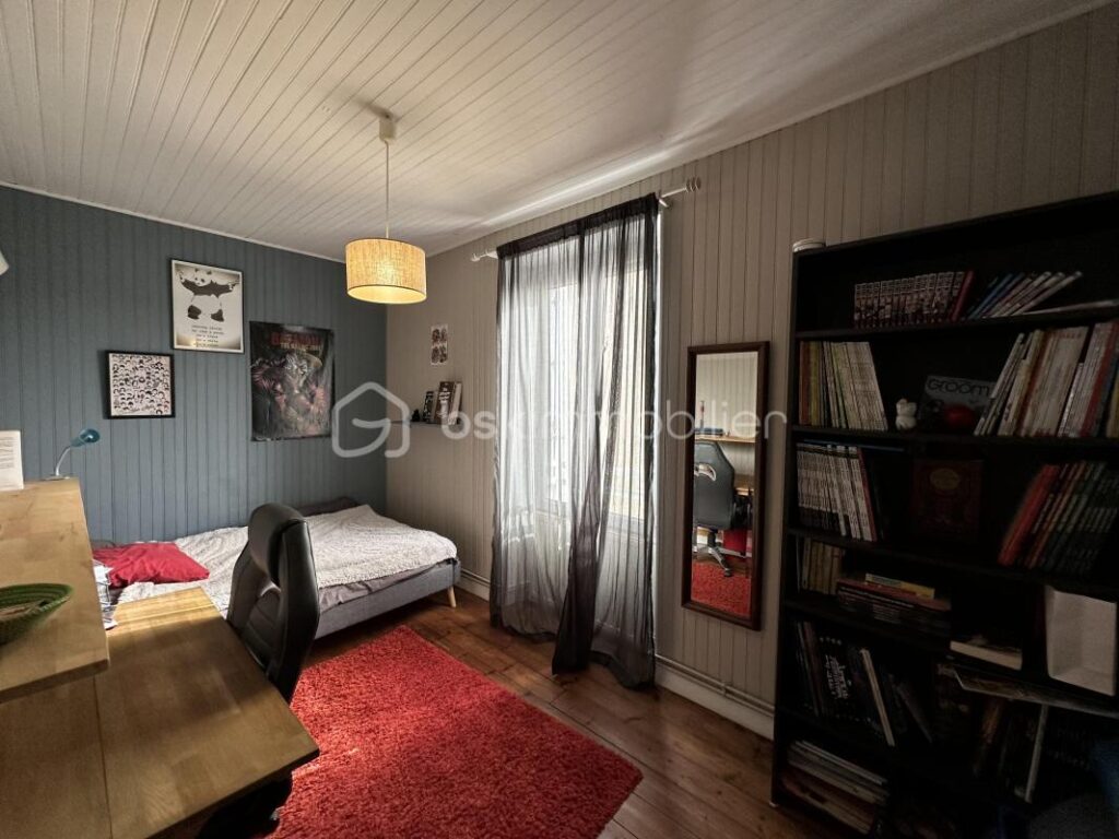 Maison en pierre avec dépendances et grand jardin – 5 pièces – 4 chambres – 132 m²