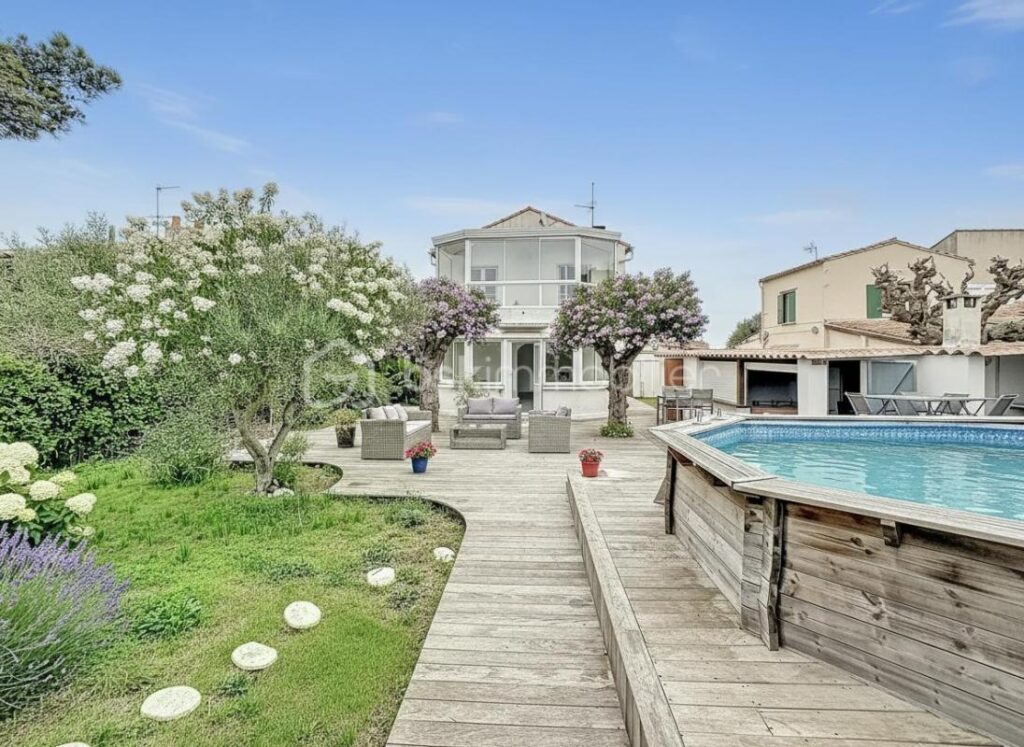 *** Villa T5 de 140m2 sur un terrain de 550m2 avec piscine et vue étangs à PALAVAS *** – 5 pièces – 4 chambres – 140 m²