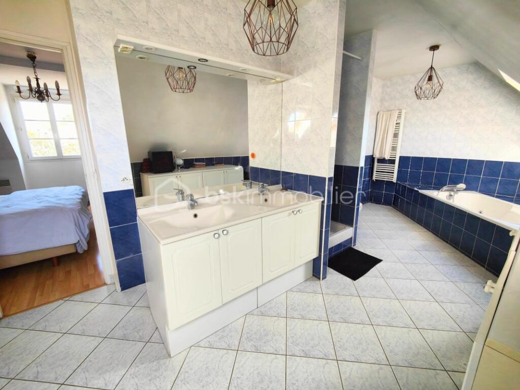 A l’abris des regards, belle maison familiale av 4 chambres et garage – 6 pièces – 4 chambres – 146 m²