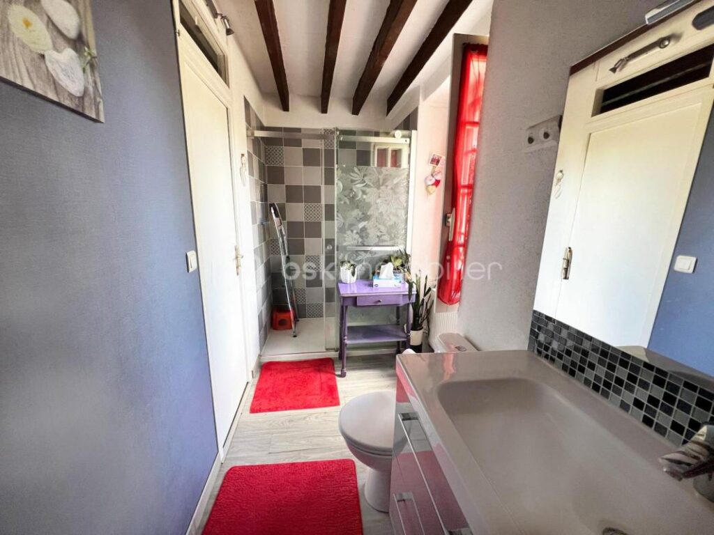 Maison de caractère de 130m2 sur jardin paysagé de 650m2 au Coeur du VEXIN – 7 pièces – 3 chambres – 130 m²