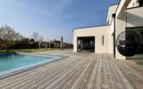 Maison cubique individuelle avec piscine – 7 pièces – 4 chambres – 245 m²
