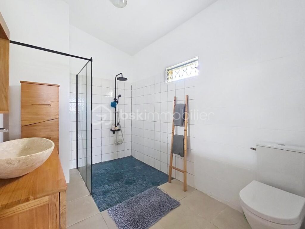 Villa 165 m2 piscine garage 3 chambres et atelier – 5 pièces – 3 chambres – 165 m²