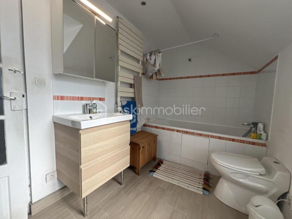 🏡 Maison de caractère rénovée – Lardy Bourg – 5 pièces – 3 chambres – 139 m²