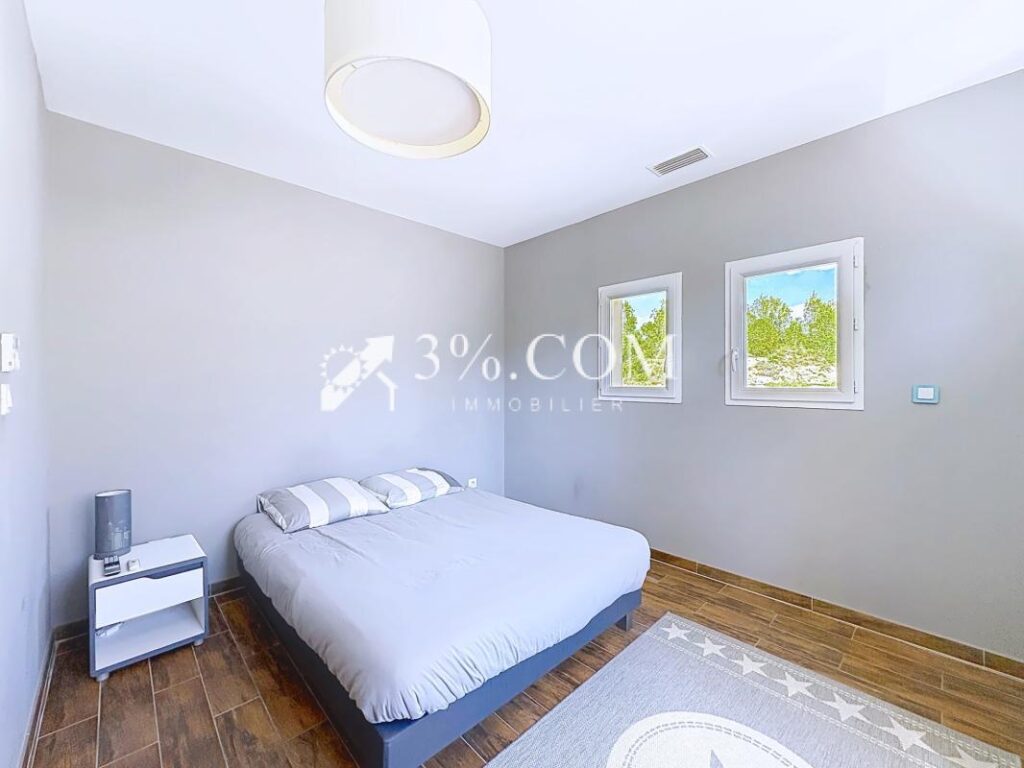 Villa contemporaine d&rsquo;architecte – 7 pièces dans un cadre na – 7 pièces – 4 chambres – 157 m²