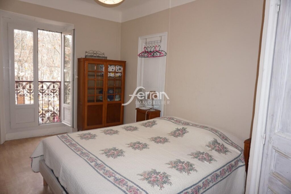 A vendre à Salernes appartement t3/4 avec terrasse – 4 pièces – 3 chambres – 63.00 m²