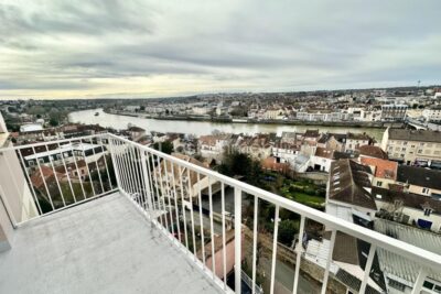 APPARTEMENT LUMINEUX REFAIT A NEUF – 4 pièces principales de 76 m2 – DERNIER ETAGE avec VUE PANORAMIQUE exceptionnelle – 4 pièces – 2 chambres – 76 m²