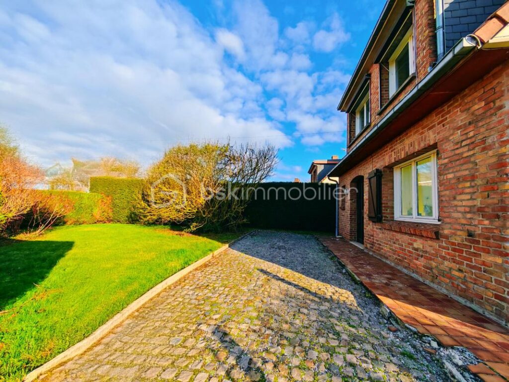 MAISON INDIVIDUELLE / LUMINEUSE +++ / 2 CHAMBRES POSSIBLE 3 / TERRAIN 567 M2 / JARDIN / VUE SUR LES CHAMPS – 4 pièces – 3 chambres – 110 m²