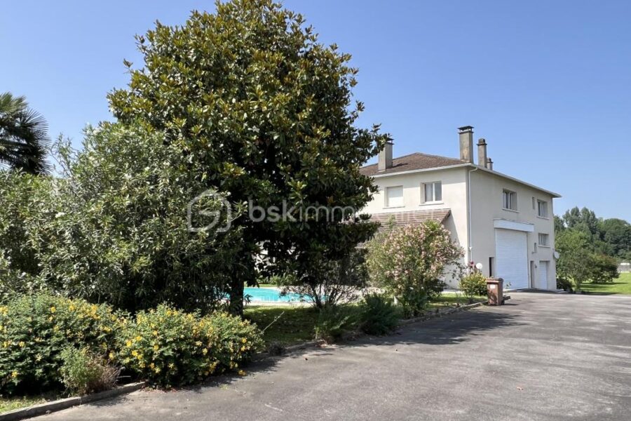 Maison à vendre à Gelos