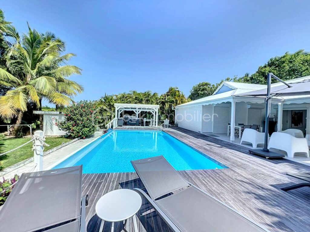 Villa de standing 4 chambres avec piscine Le Helleux – 5 pièces – 4 chambres – 120 m²