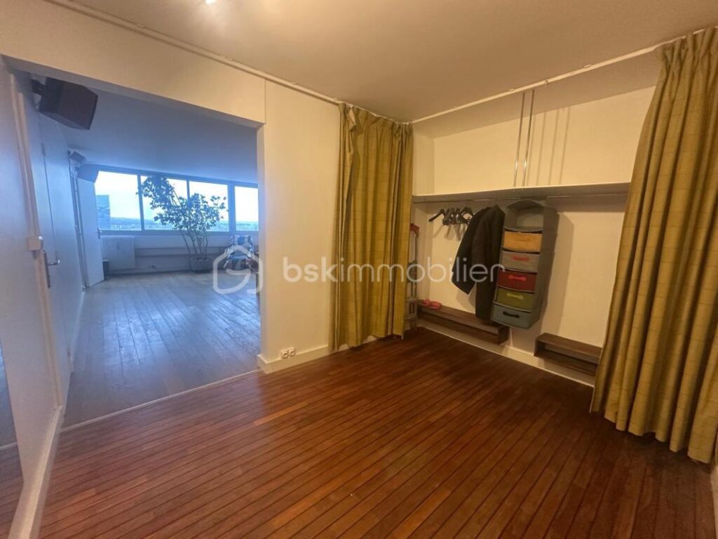 Appartement lumineux de 92 m² avec vue Tour Eiffel – 13ᵉ arrondissement – 4 pièces – 1 chambre – 92 m²