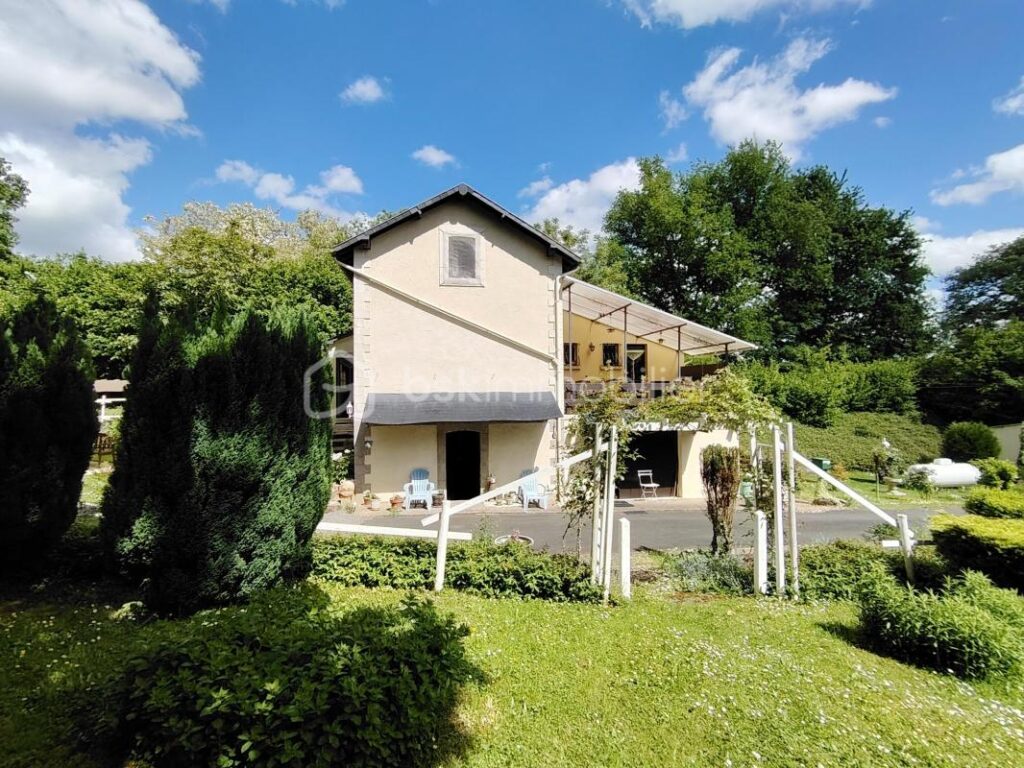 Maison de charme en campagne à Chenu – Tranquillité et vues dégagées garanties ! – 4 pièces – 3 chambres – 75 m²