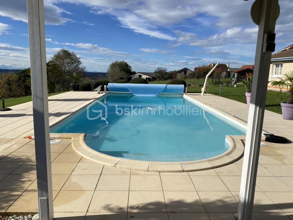 PAU NORD – MAISON 165 M² + GITE 140 m² + DEPENDANCE 60 M² – 7 pièces – 5 chambres – 305 m²