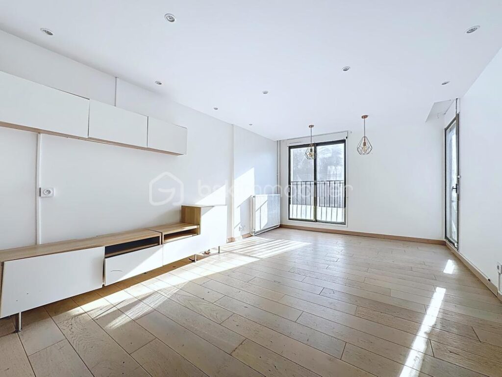Appartement 5 pièces – 101 m² – Terrasse, Garage et Cave INCLUS – Échirolles – 5 pièces – 4 chambres – 103 m²