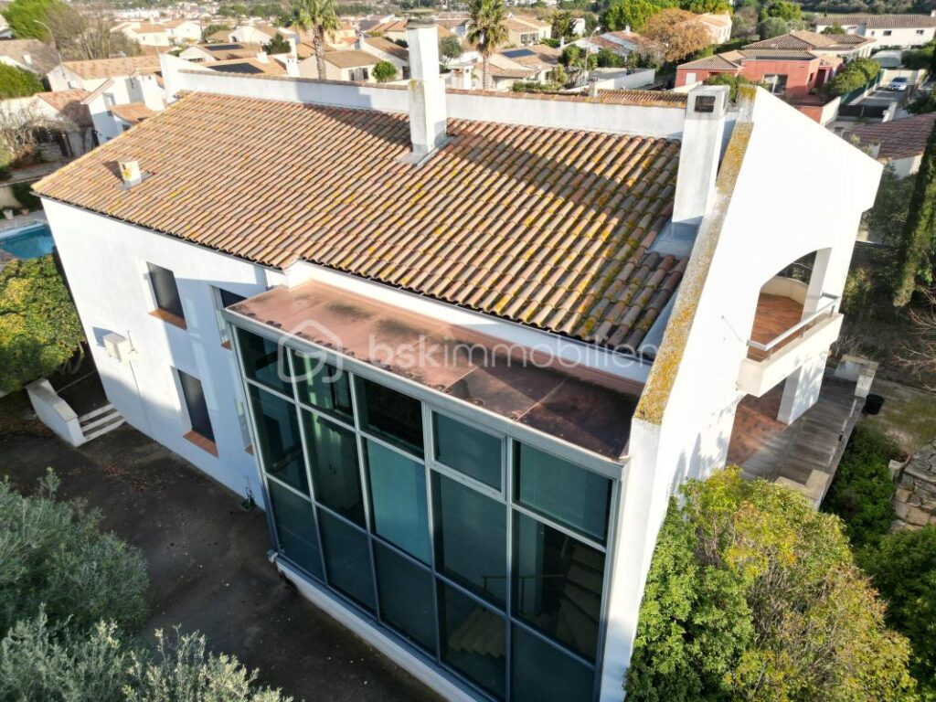 BATISSE D’ARCHITECTE 310m2 BALARUC LE VIEUX VUE ETANG – 10 pièces – 6 chambres – 309 m²