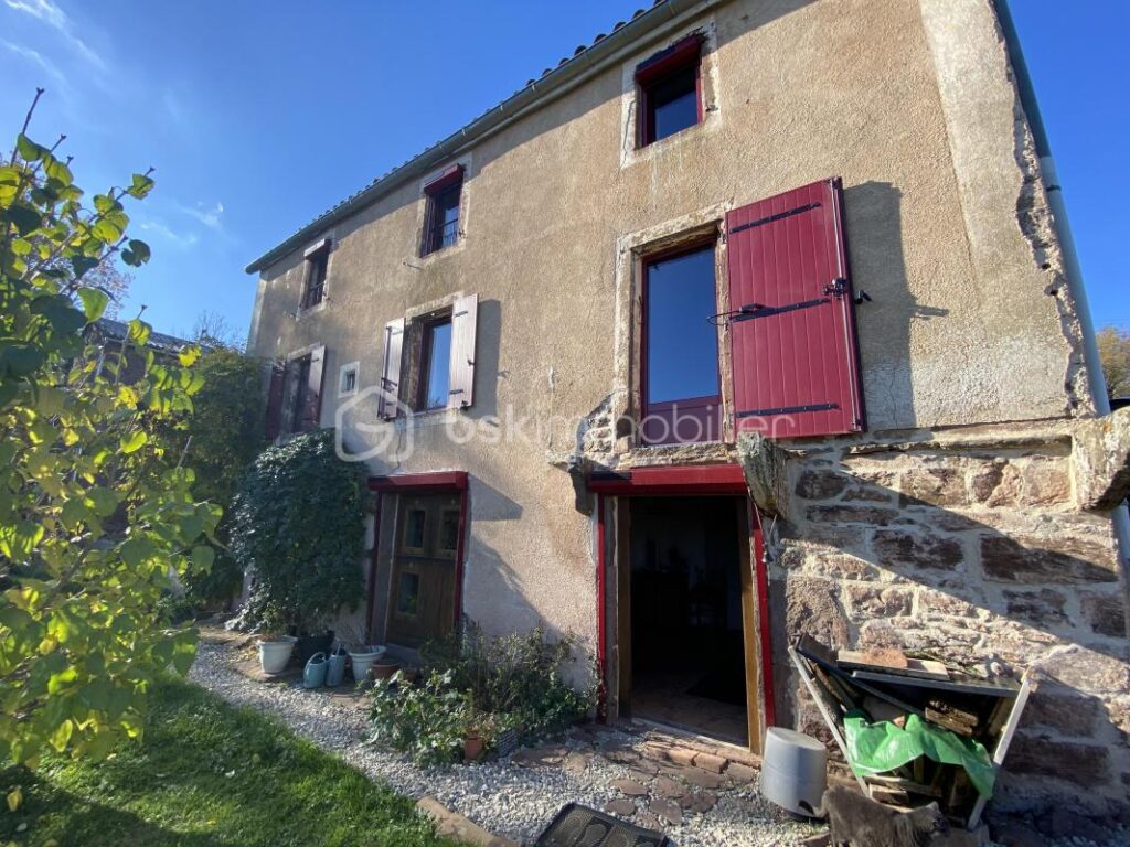 Charme, nature & autonomie – 147 m² + grange – Sud Aveyron – 5 pièces – 3 chambres – 147 m²