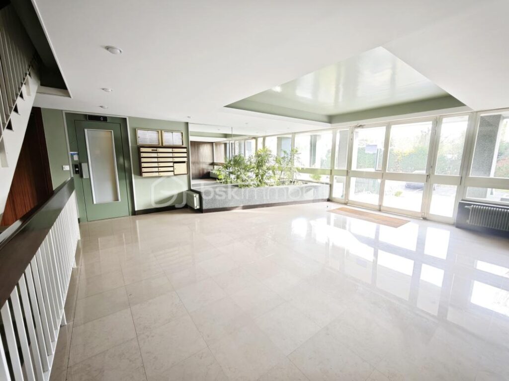 SAINT GRATIEN 3 PIECES DERNIER ETAGE/ LAC D’ENGHIEN – 3 pièces – 2 chambres – 78 m²