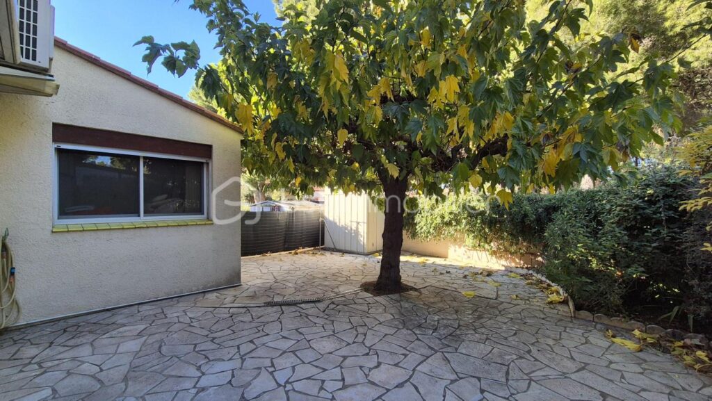 A VENDRE MAISON DEUX FACES TRAVERSANTE DE 152M² SUR TERRAIN DE 261M² A SAINT ANDRE – VUE SUR LES ALBERES – QUATRE CHAMBRES – GARAGE – CLIMATISATION REVERSIBLE – CHEMINEE – AUCUN VIS A VIS – 7 pièces – 4 chambres – 152 m²