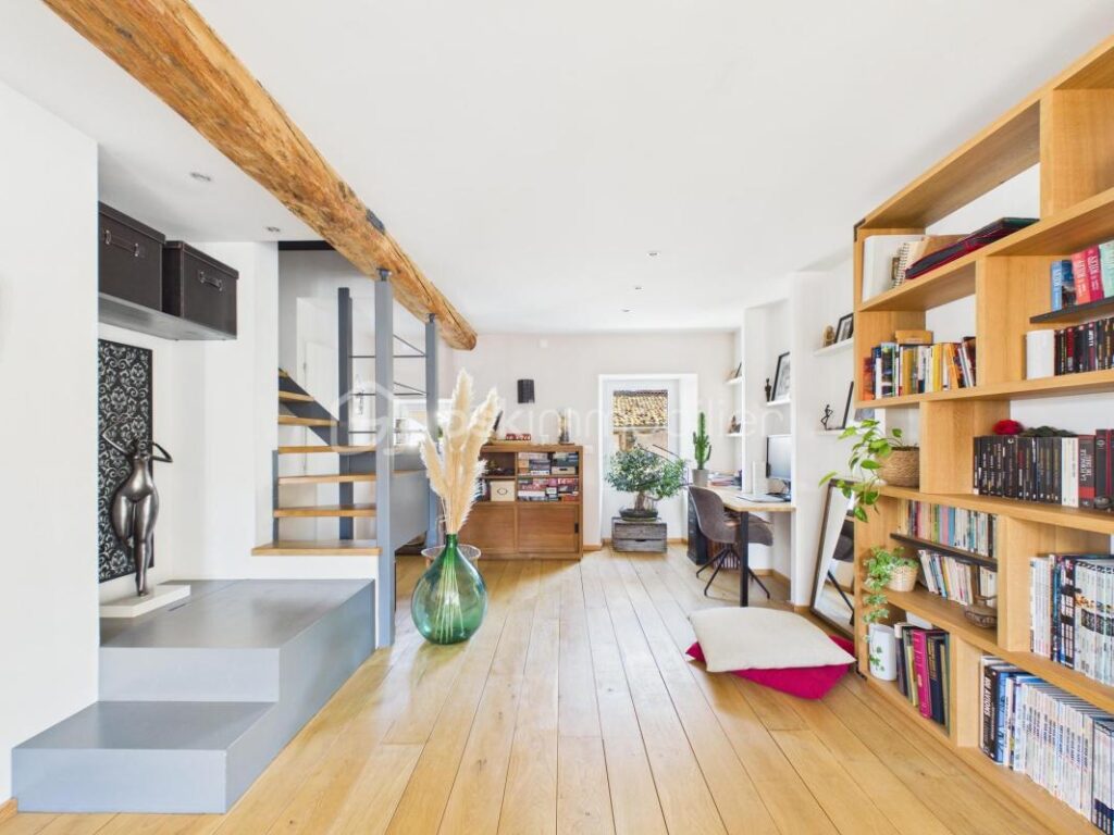 Maison de village – 5 pièces 148 m² – Jardin cocooning – 100 m² d’annexes – 5 pièces – 4 chambres – 148 m²