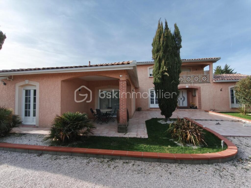 PROPRIÉTÉ D’EXCEPTION À TOULOUSE | 245 m² | PARC DE 3 000 m² DIVISIBLE | PRESTATIONS HAUT DE GAMME – 9 pièces – 5 chambres – 245 m²